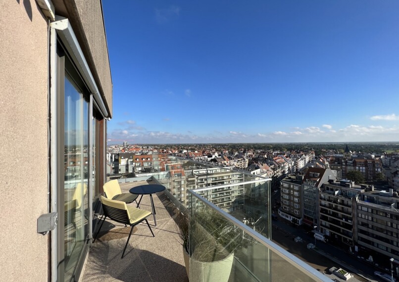 Uniek hoek-appartement met adembenemend uitzicht te huur in het centrum van Knokke